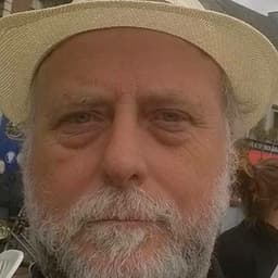 André
