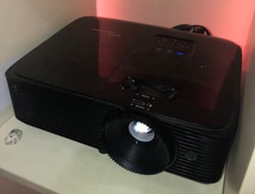 Full HD Beamer: Optoma HD144x