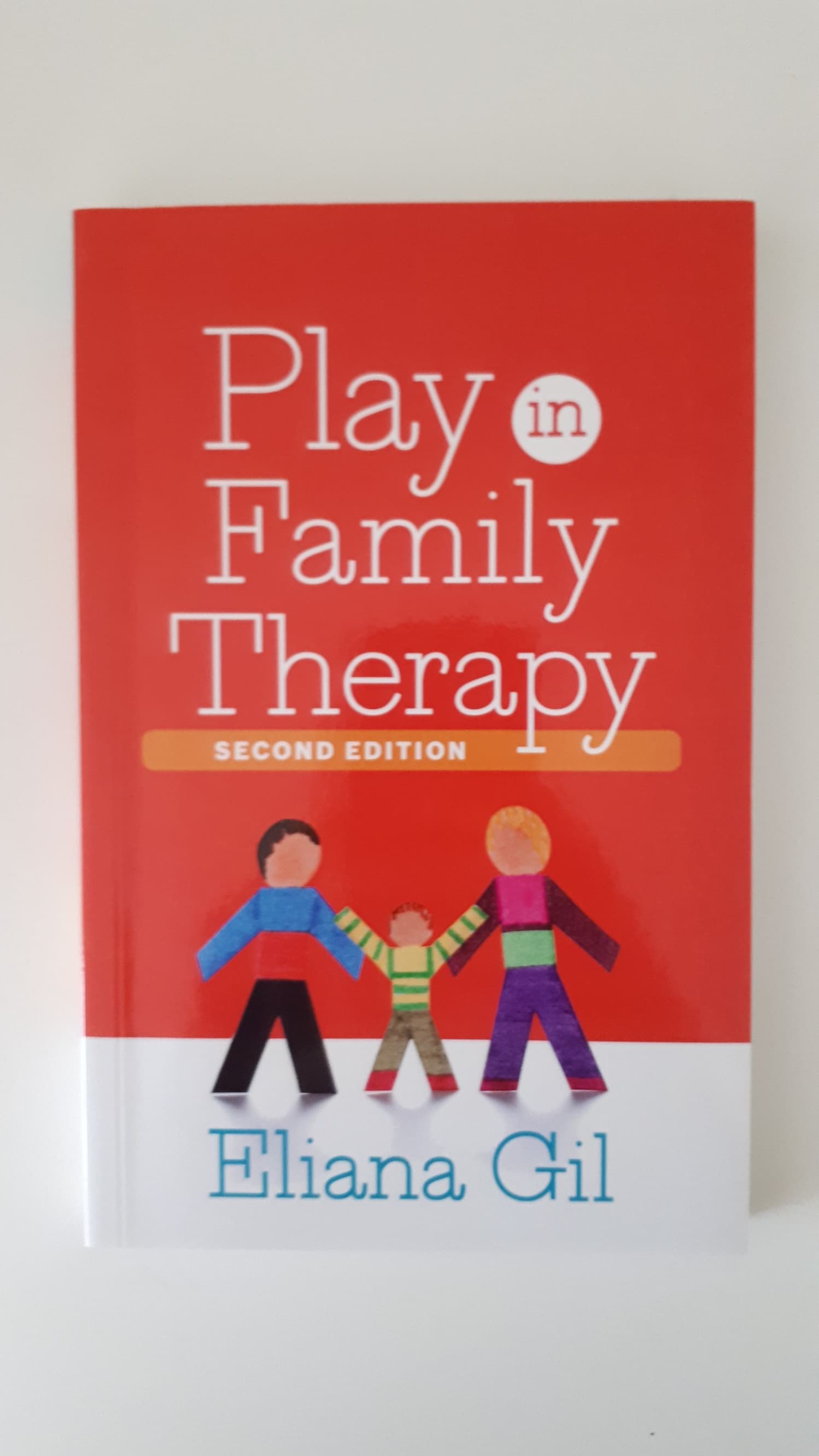 Boek - Play in Family Therapy - Eliana Gil - Guilford Publications