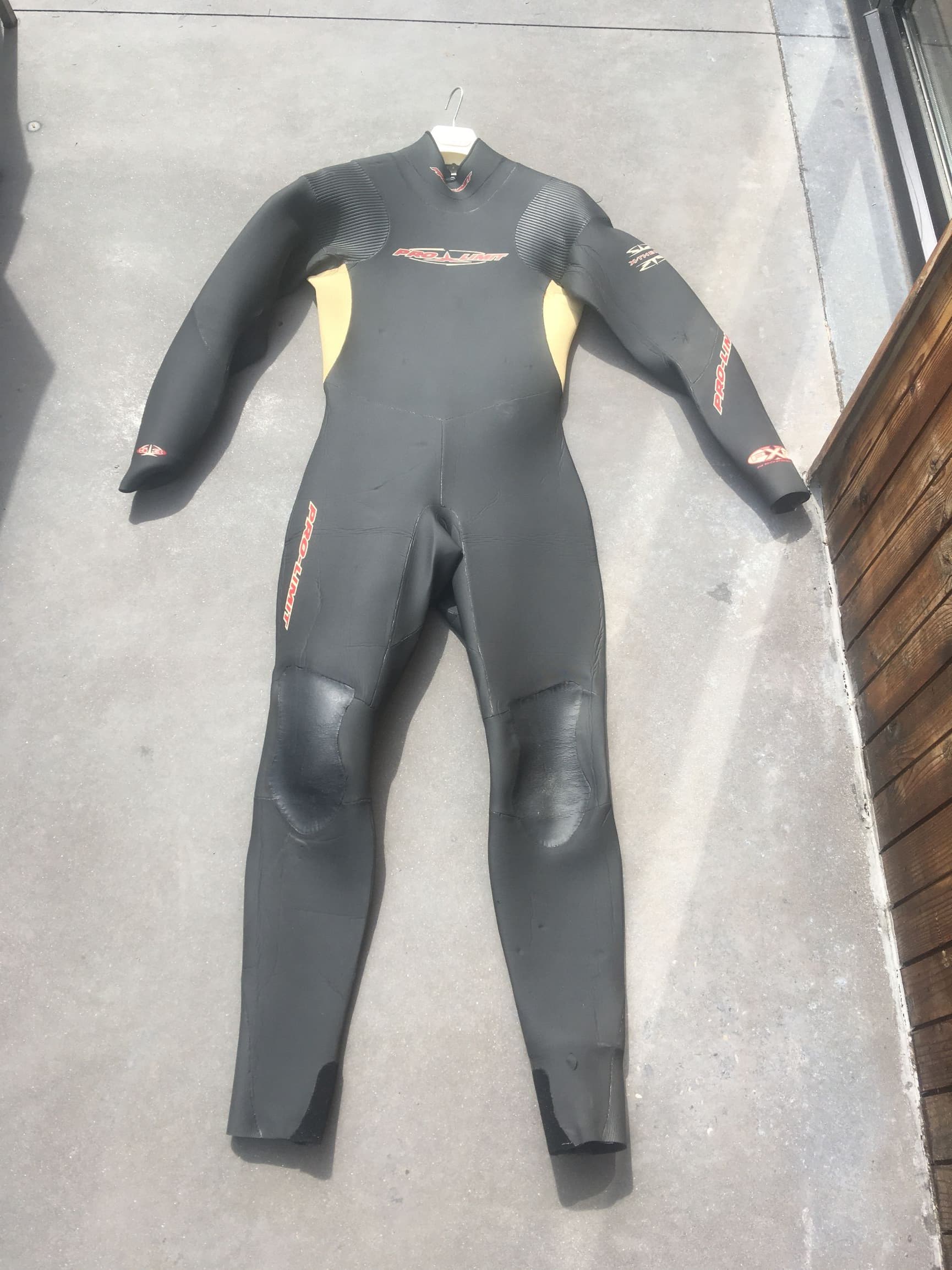 wetsuit