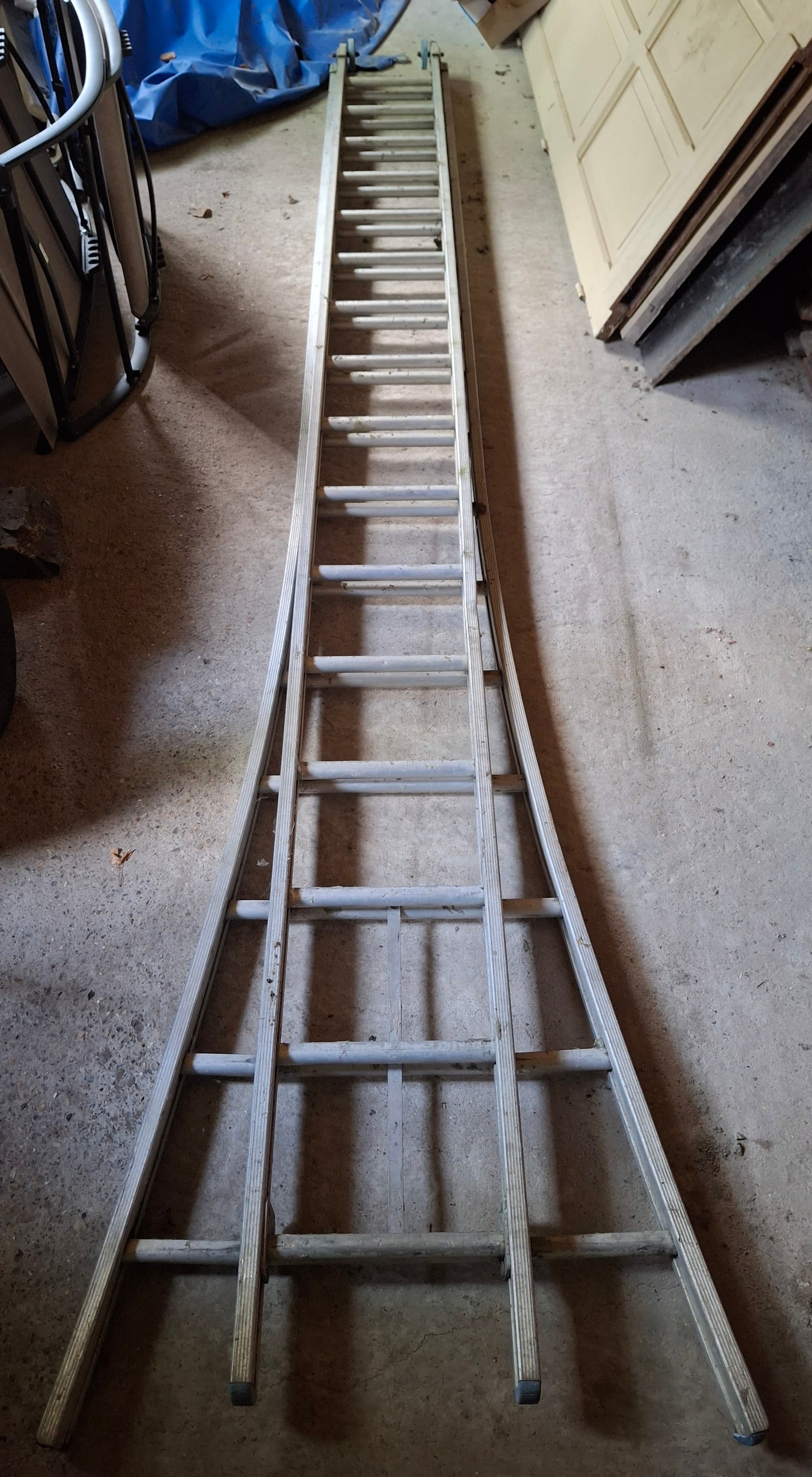 Professionele 2-delige Aluminium Ladder (2 x 16 treden) – Werkhoogte ca. 8,5m