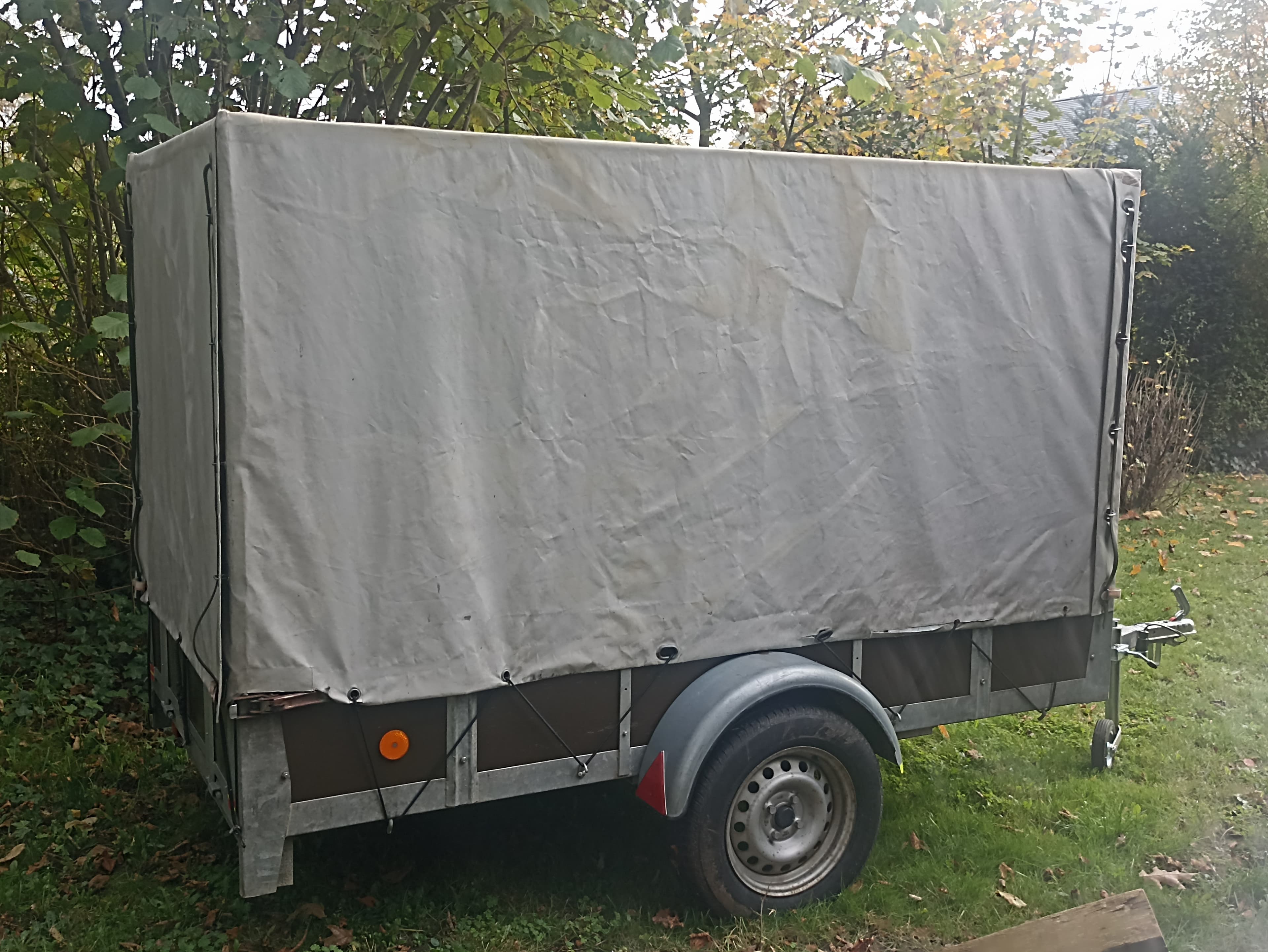 Aanhangwagen met huif