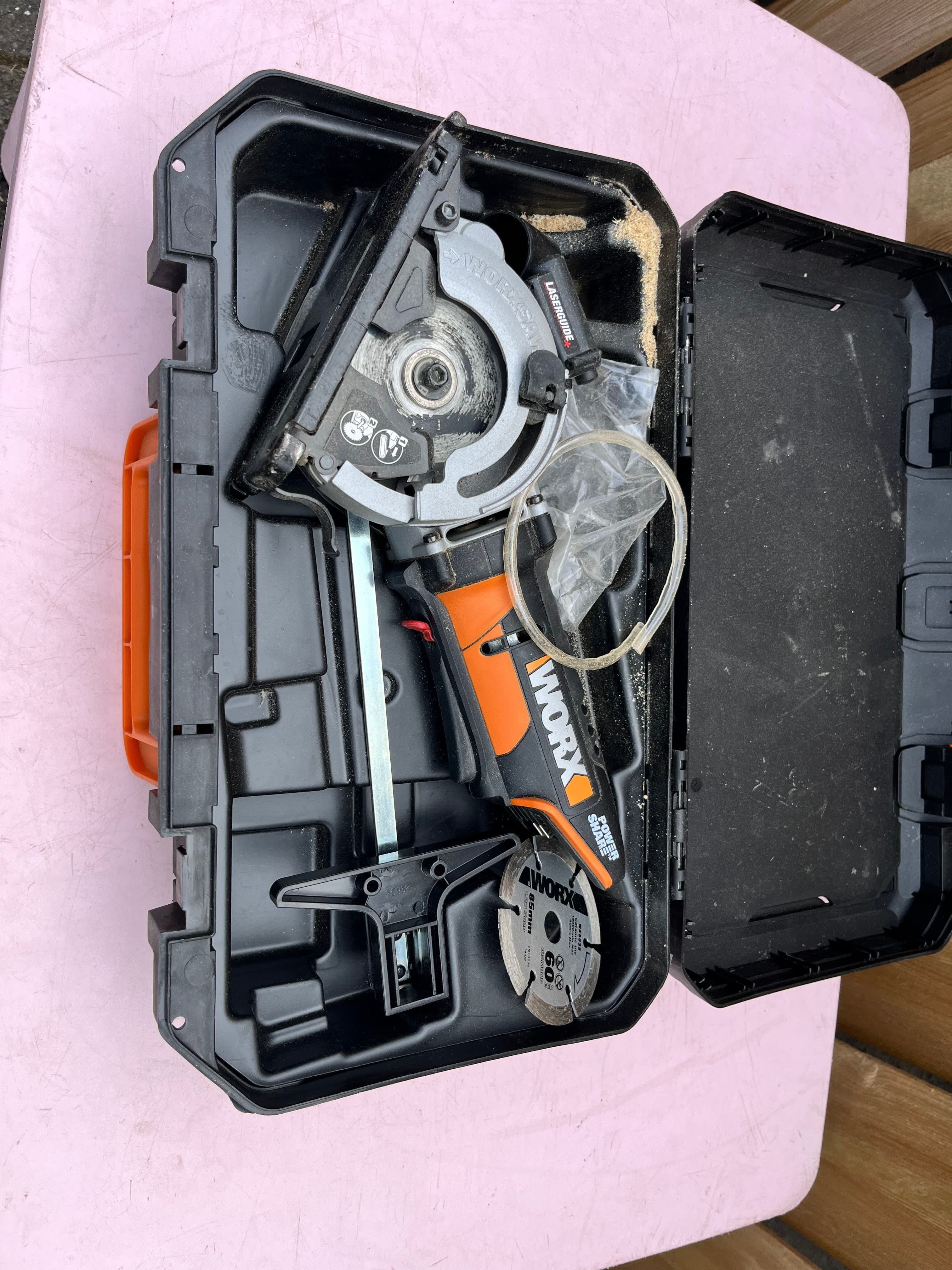 HandCircelzaag op batterij